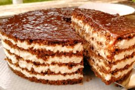 БЕЗ ФУРНА И БЕЗ МИКСЕР: Шоколадова пясъчна торта, готова за 15 минути